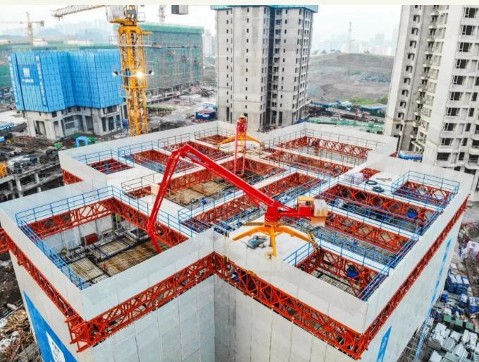  我国首台“住宅造楼机”在重庆投用，最快3天造一层楼 