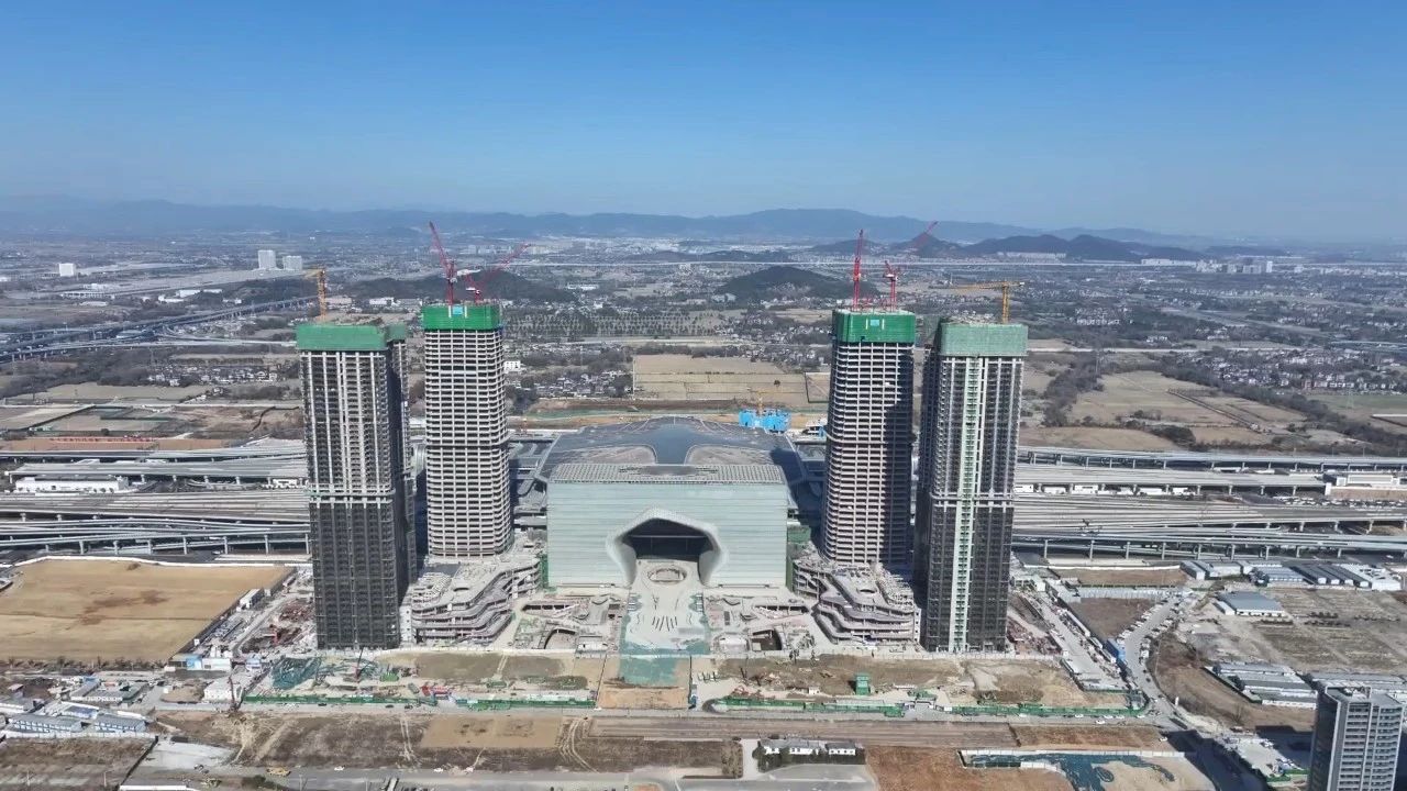  节节高升！中铁建设承建的杭州“金手指”综合体四座塔楼均突破200米 