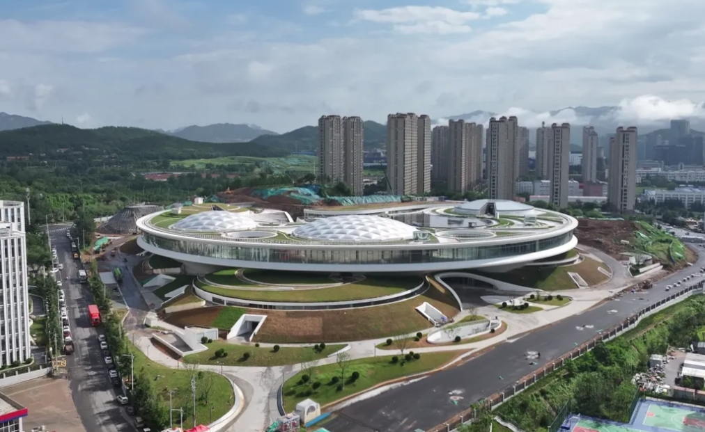  全新VR体验地！中建八局交付青岛虚拟现实创新大会永久会址 